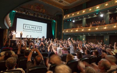 Inaugurada al Teatre Zorrilla de Badalona la 48a edició de FILMETS Badalona Film Festival amb un teatre ple a vessar i diversos cineastes a l’escenari