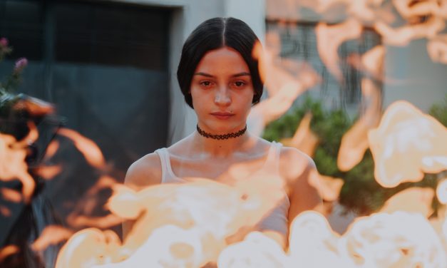 Festival de Cine argentino en Barcelona 2025 una inauguració amb: llums, ball i la màgia de La virgen de la tosquera amb premi de Sitges (crítica)