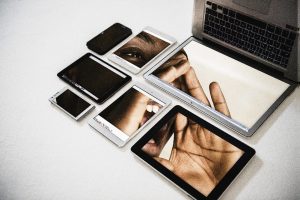 Transformar l’audiovisual del futur: la UOC i 3Cat creen una càtedra de recerca i innovació