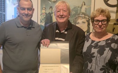 Xavier-Daniel dóna a la Federació Catalana de Cineclubs 31 documents sobre la història de l’entitat